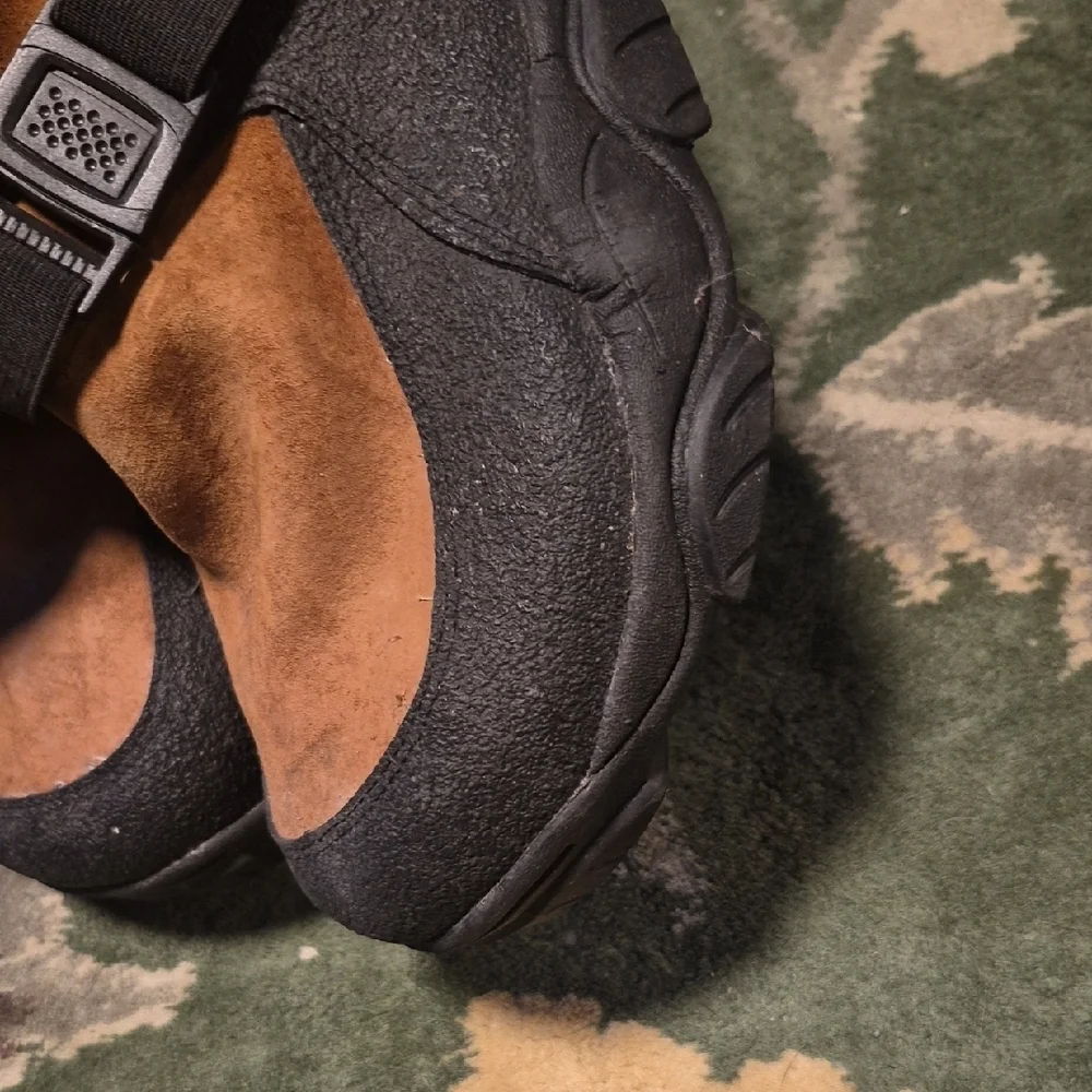 Cabela's Brown and Black Insulated Suede Winter Boots